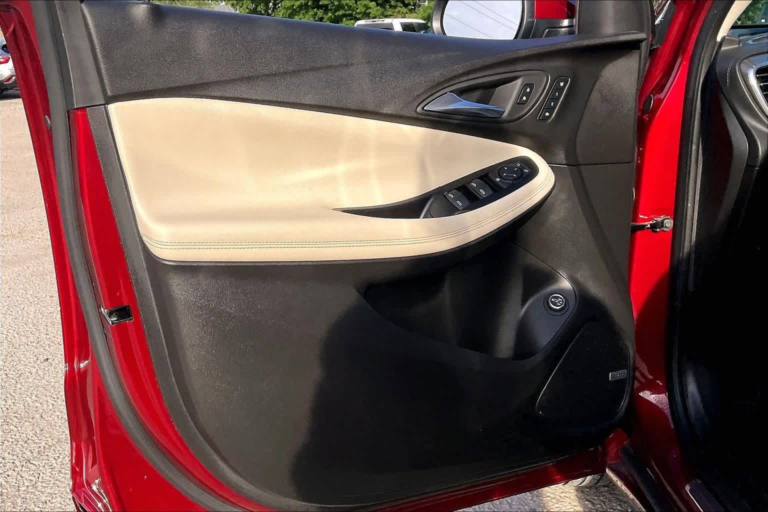 Used 2025 Buick Encore GX Avenir w/ Avenir Technology Package FWD image 22