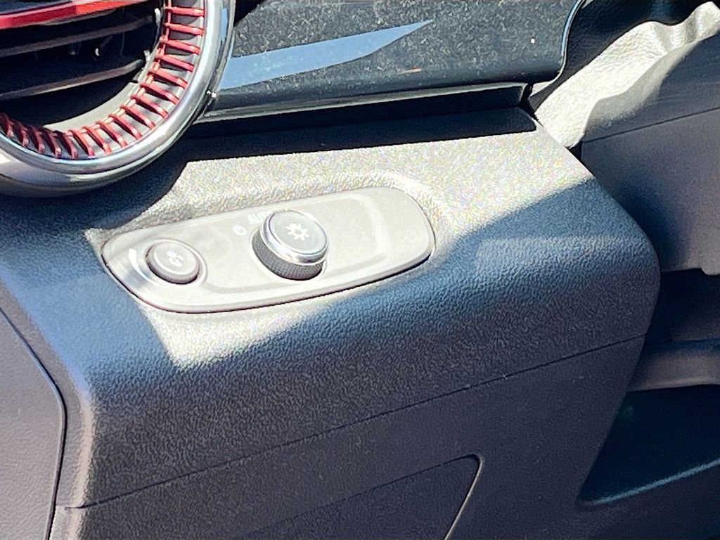 Used 2025 Chevrolet Trax RS w/ Sunroof Package image 10