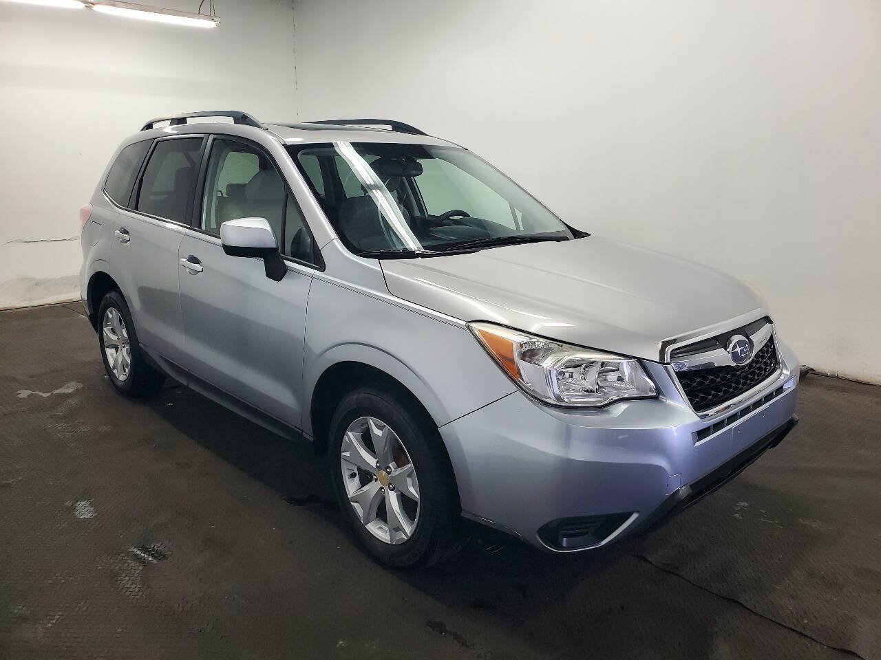 Used 2016 Subaru Forester 2.5i Premium w/ All-Weather Package AWD/4WD image 3