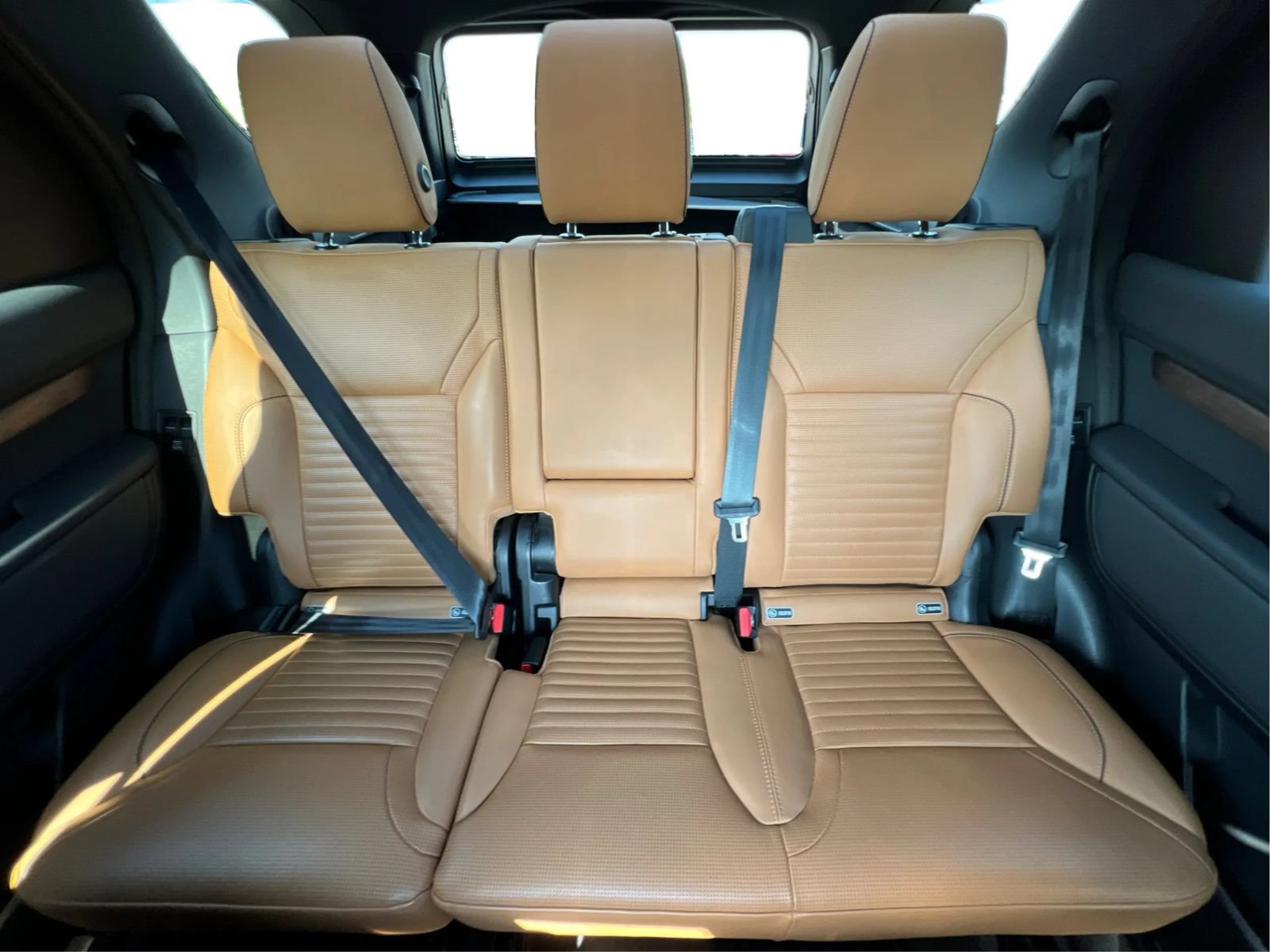 Used 2020 Land Rover Discovery HSE AWD/4WD image 19