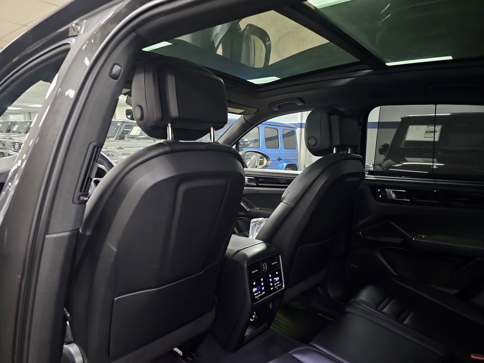 Used 2019 Porsche Cayenne E-Hybrid image 7