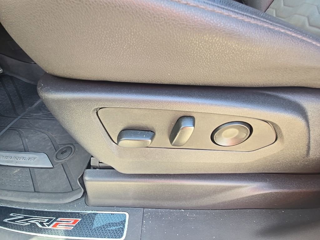 Used 2023 Chevrolet Silverado 1500 ZR2 w/ Technology Package image 33