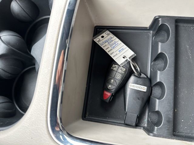Used 2016 Dodge Grand Caravan SXT w/ Rear Park Assist Package FWD image 42