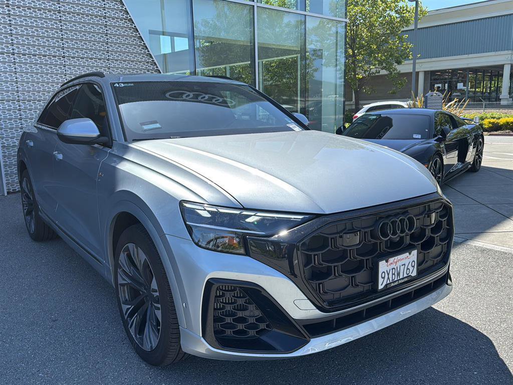 Used 2025 Audi Q8 Premium Plus w/ Premium Plus Package AWD/4WD image 4