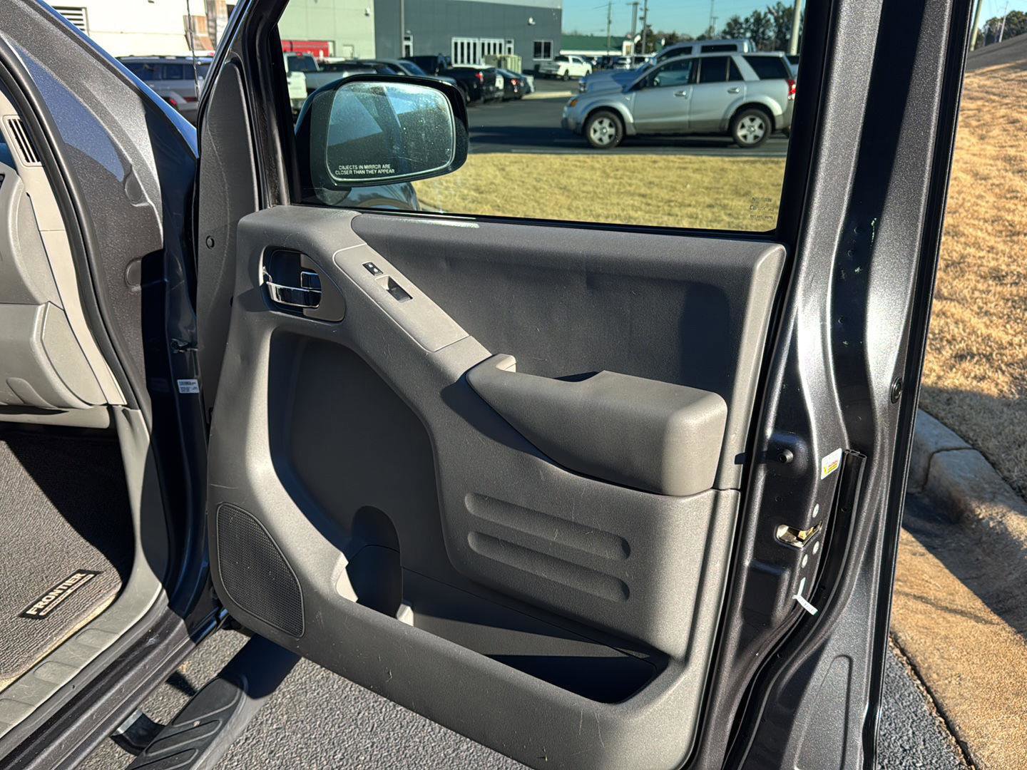 Used 2018 Nissan Frontier SV w/ Value Truck Package image 12