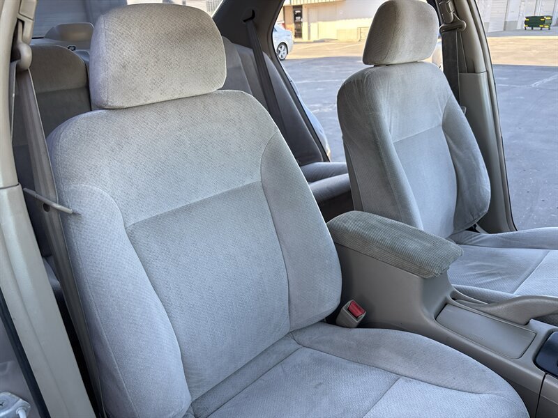 Used 1996 Honda Accord VP image 38