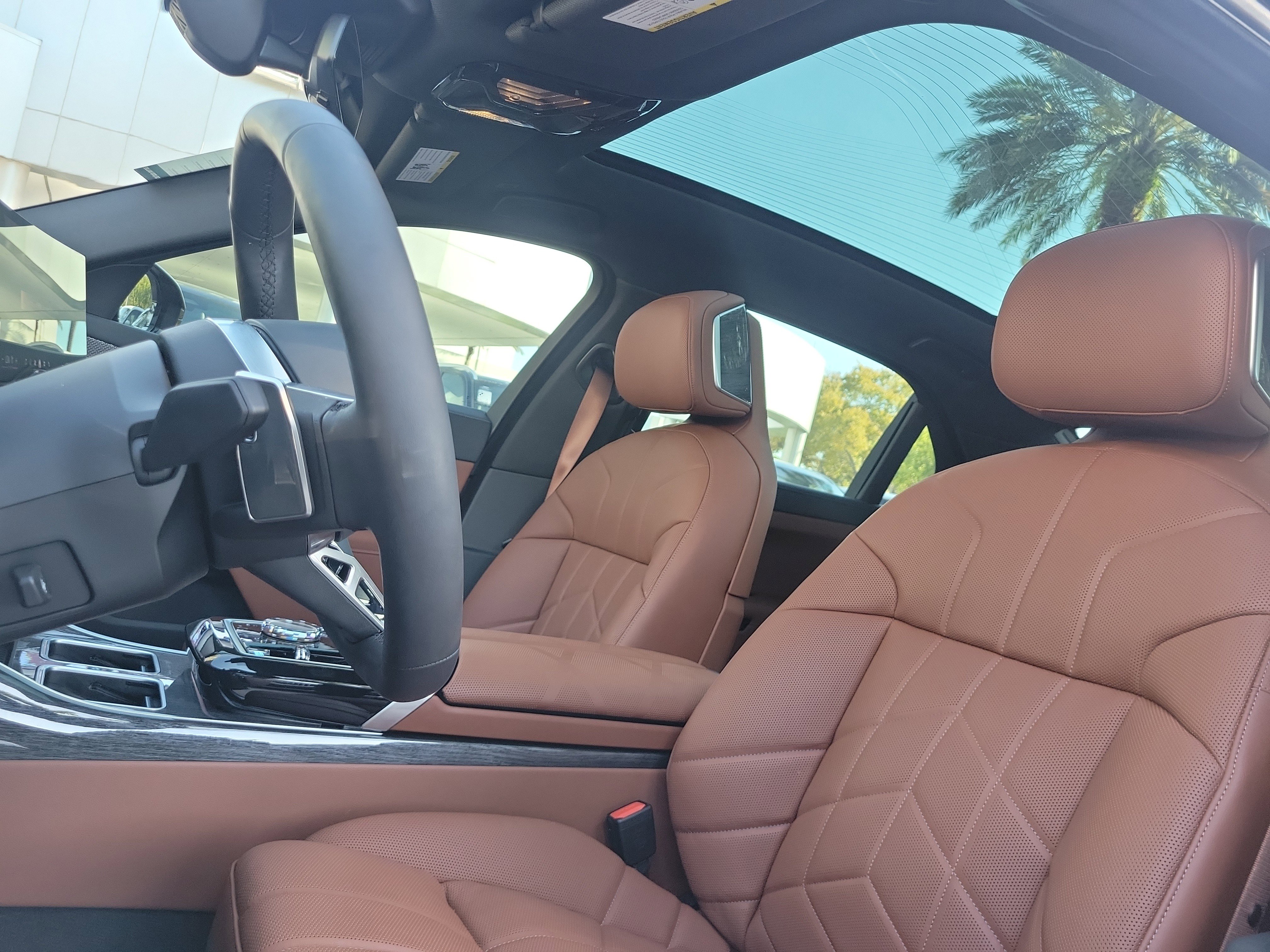 Used 2026 BMW i7 eDrive50 w/ M Sport Package image 25