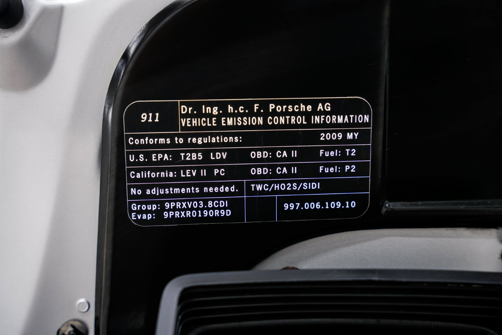 Used 2009 Porsche 911 Carrera 4 AWD/4WD image 39