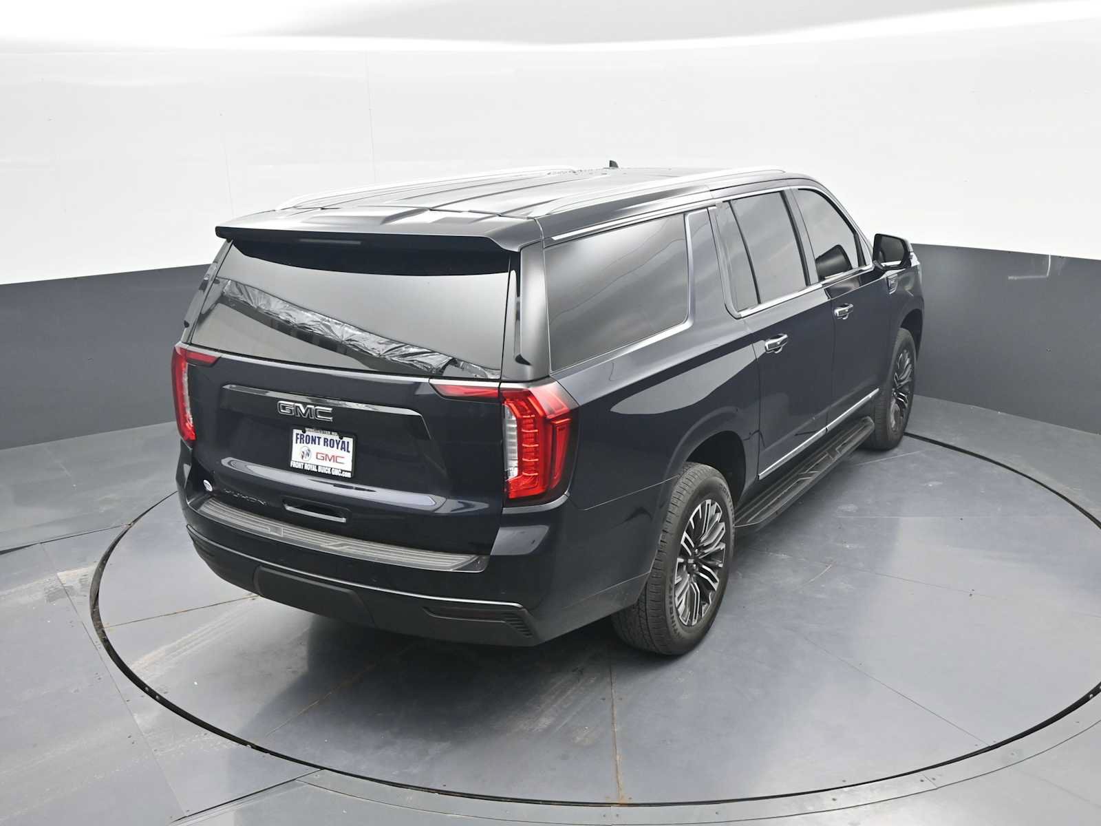 Used 2024 GMC Yukon XL SLT w/ SLT Luxury Package AWD/4WD image 44