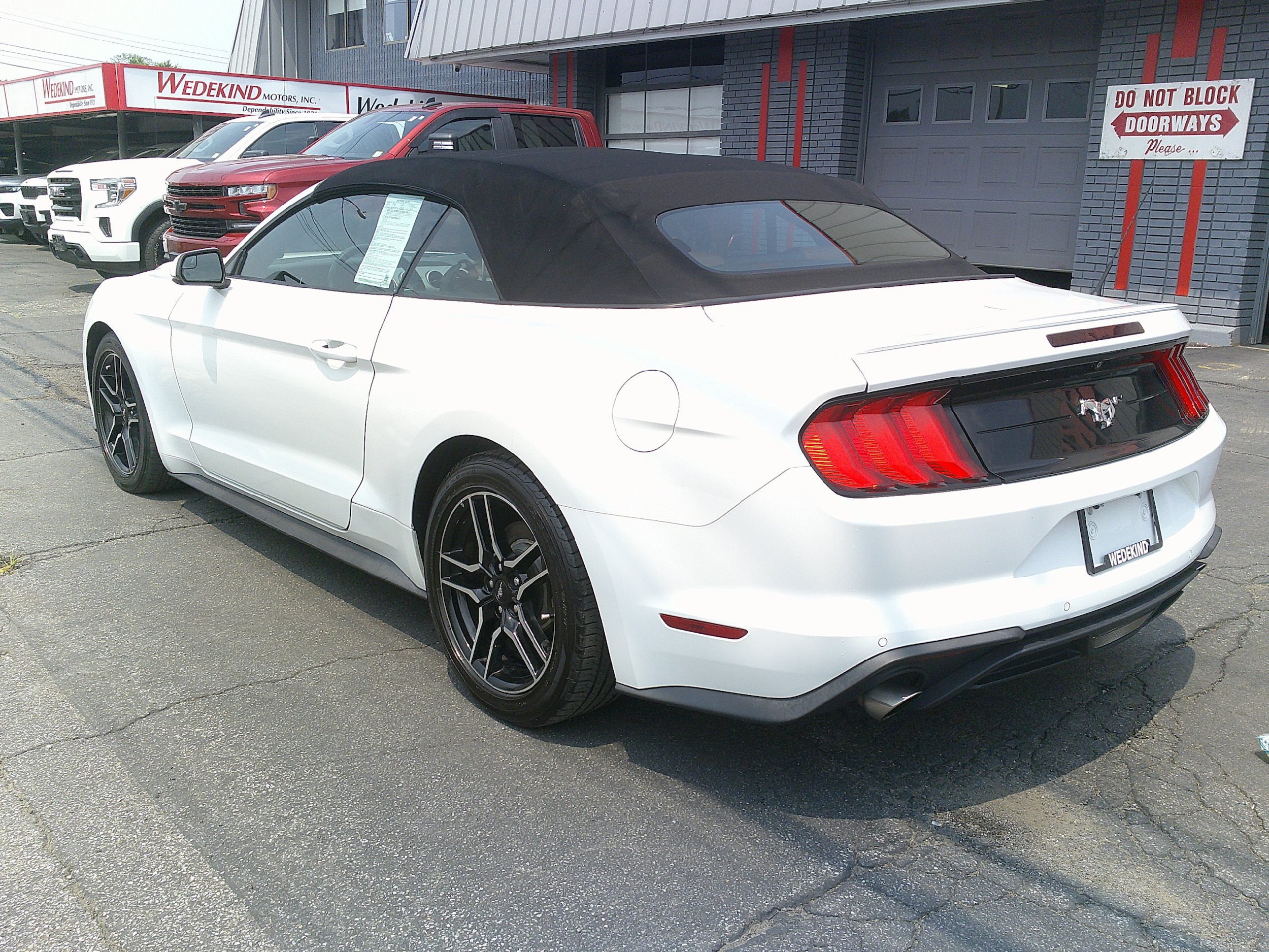 Used 2019 Ford Mustang Premium RWD image 16
