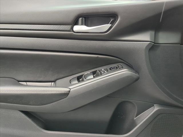 Used 2025 Nissan Altima 2.5 SV image 10