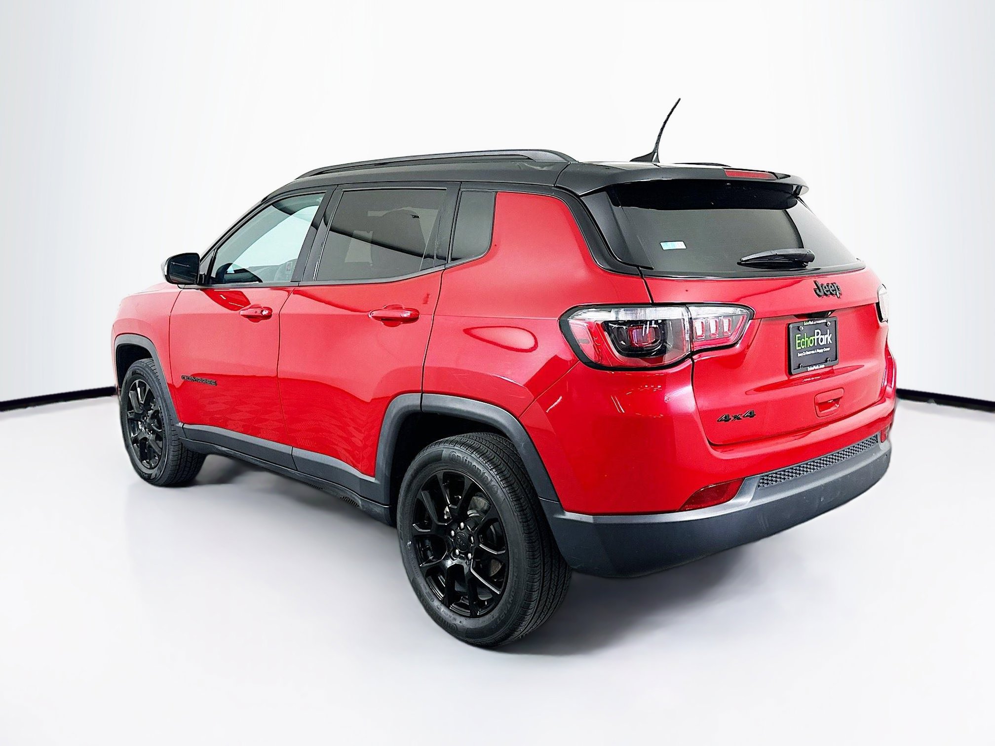 Used 2023 Jeep Compass Latitude AWD/4WD image 5