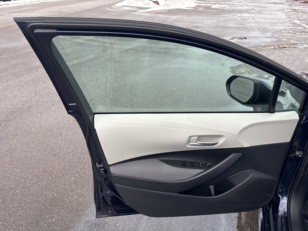 Used 2020 Toyota Corolla LE image 18