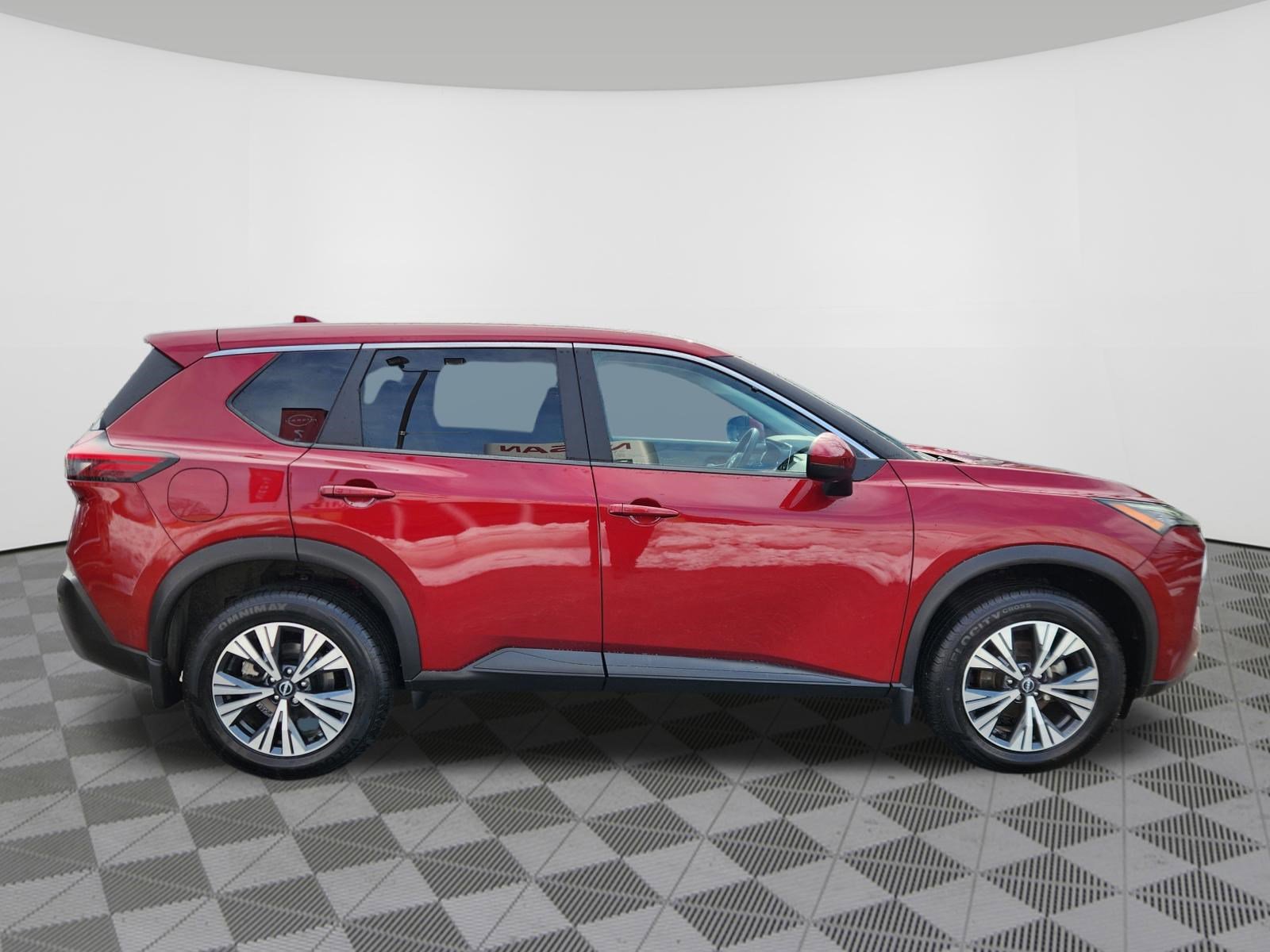 Used 2023 Nissan Rogue SV image 6