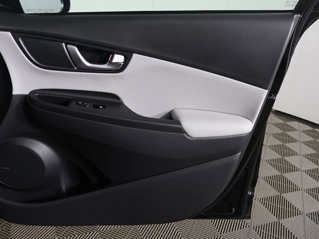 Used 2023 Hyundai Kona Limited w/ Cargo Package image 24