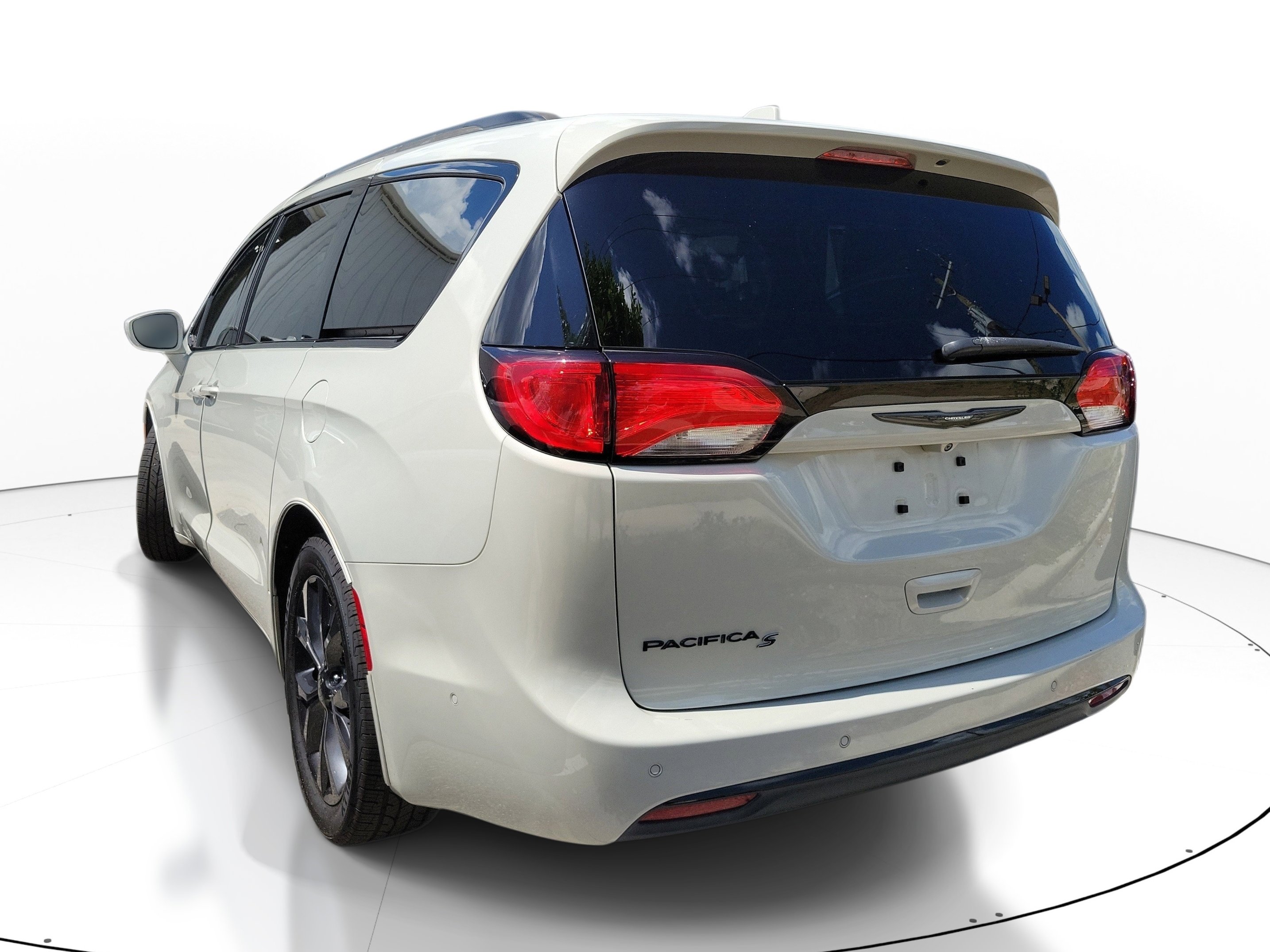 Used 2020 Chrysler Pacifica Touring-L w/ Advanced Safetytec Group FWD image 4