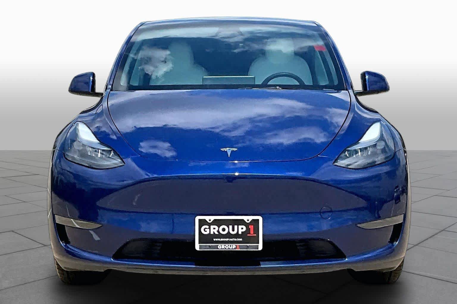 Used 2025 Tesla Model Y Long Range RWD image 3