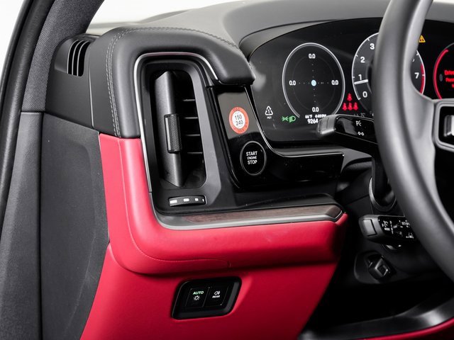 Used 2024 Porsche Cayenne image 12