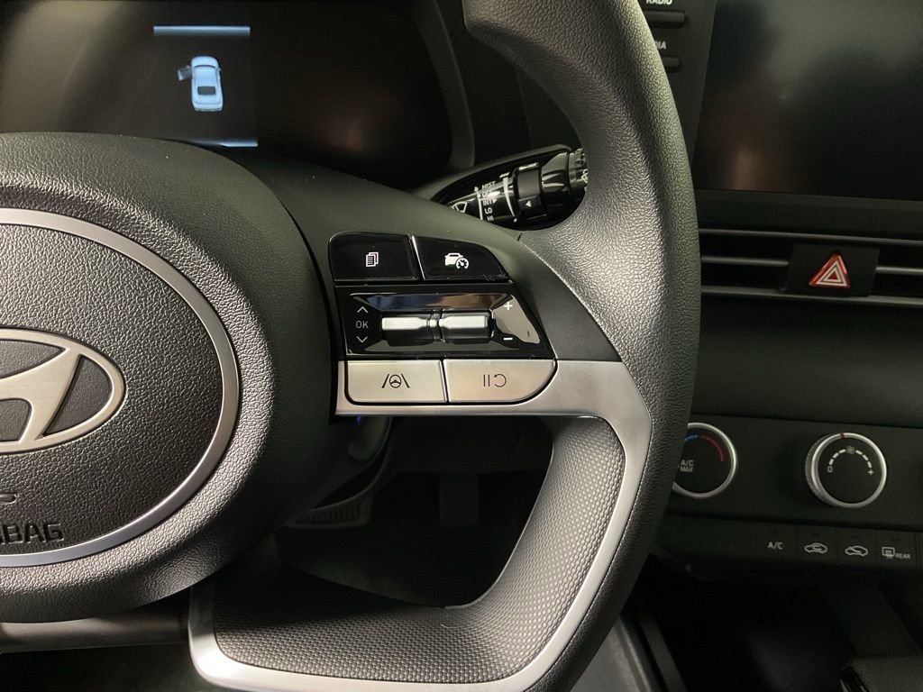 New 2025 Hyundai Elantra SE image 28