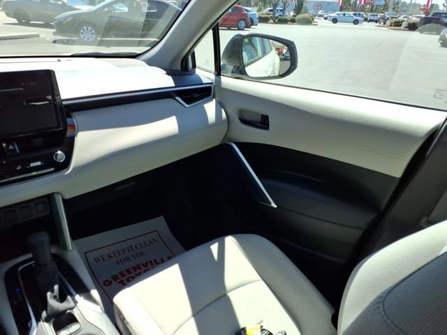 Used 2025 Toyota Corolla Cross L image 10