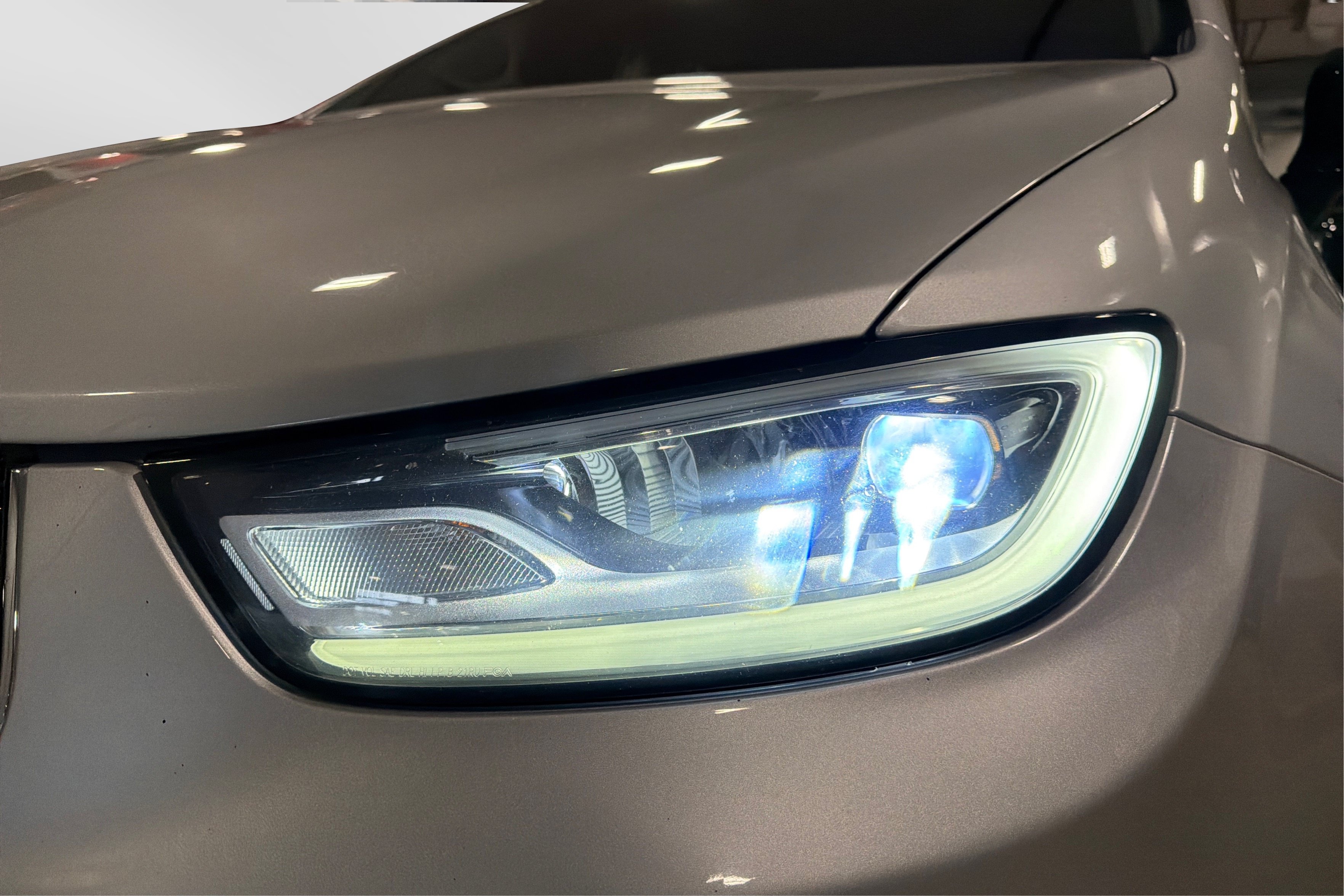 Used 2024 Chrysler Pacifica Touring-L FWD image 13