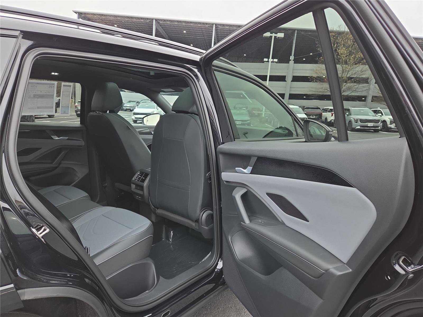 New 2026 Volkswagen Tiguan SE R-Line image 29