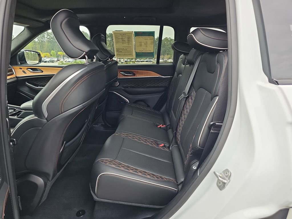 Used 2023 Jeep Grand Cherokee Summit image 18