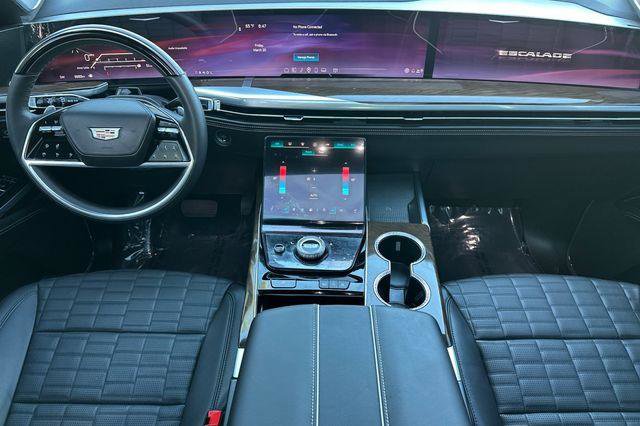 Certified 2026 Cadillac Escalade ESV Platinum Sport w/ LPO, ONYX Package image 13