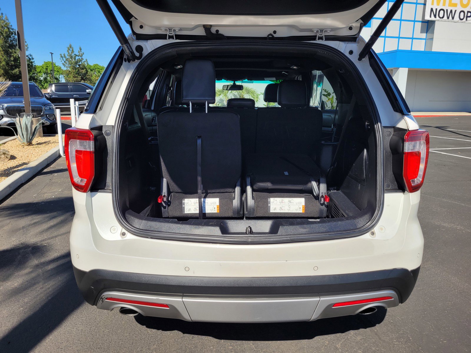 Used 2017 Ford Explorer XLT w/ Equipment Group 202A image 27