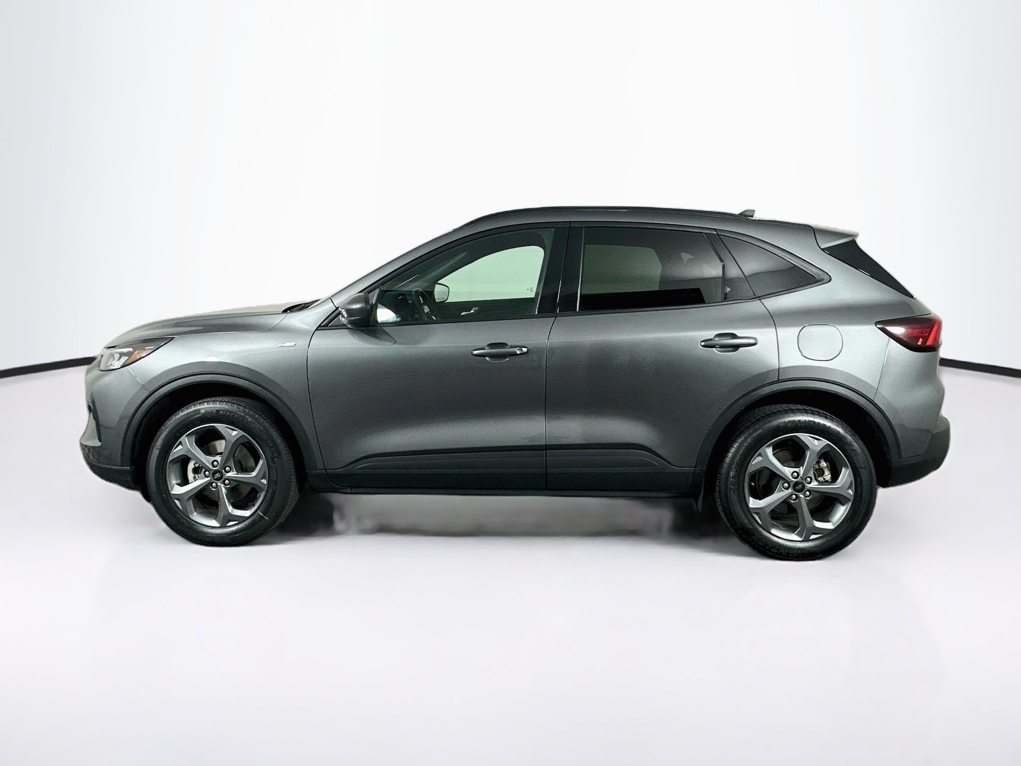 Used 2025 Ford Escape ST-Line Select AWD/4WD image 4