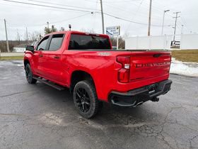 Used 2022 Chevrolet Silverado 1500 LT Trail Boss w/ Safety Package AWD/4WD image 7