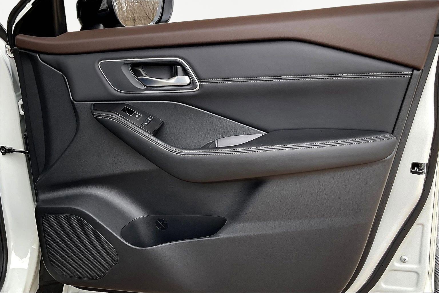 Used 2023 Nissan Rogue Platinum w/ Platinum Premium Package image 28