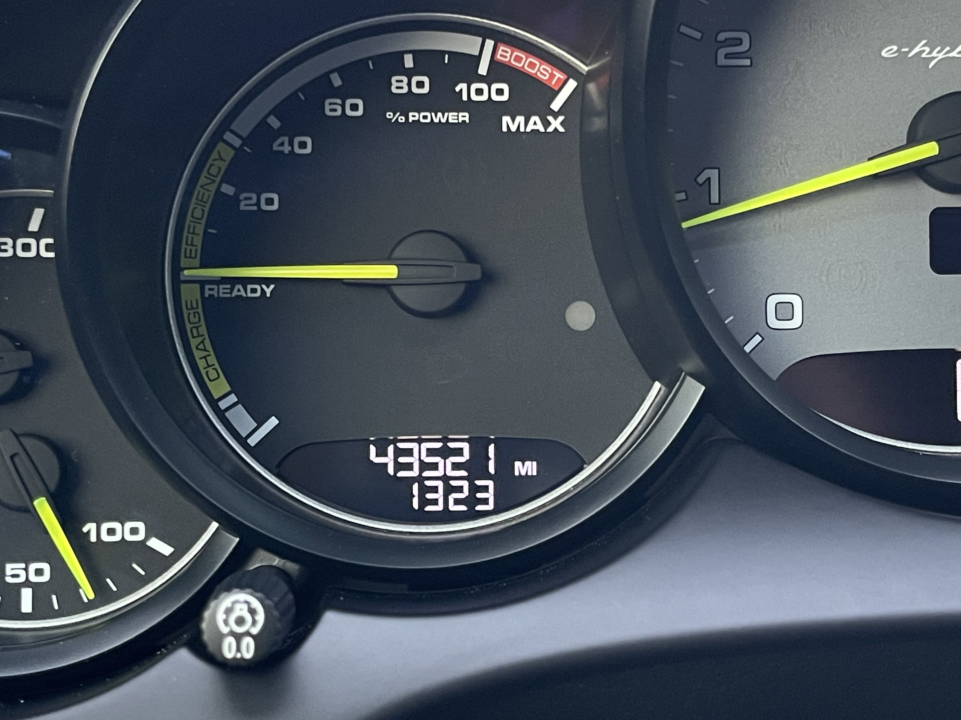 Used 2018 Porsche Cayenne S Platinum image 27