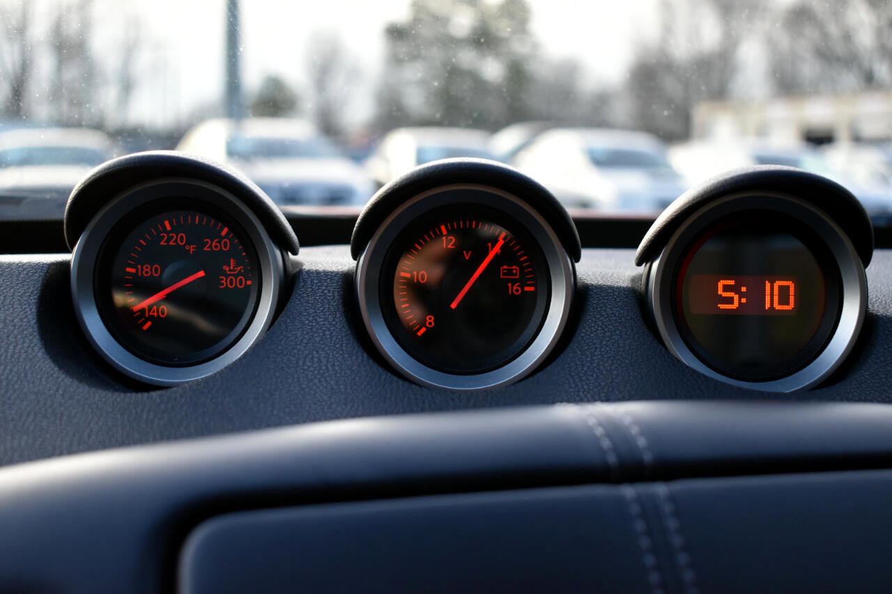 Used 2015 Nissan 370Z Coupe image 20