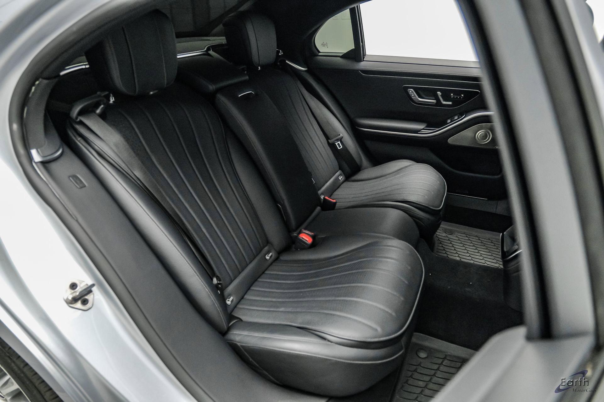 Used 2022 Mercedes-Benz S 580 4MATIC Sedan w/ AMG Line Package image 84