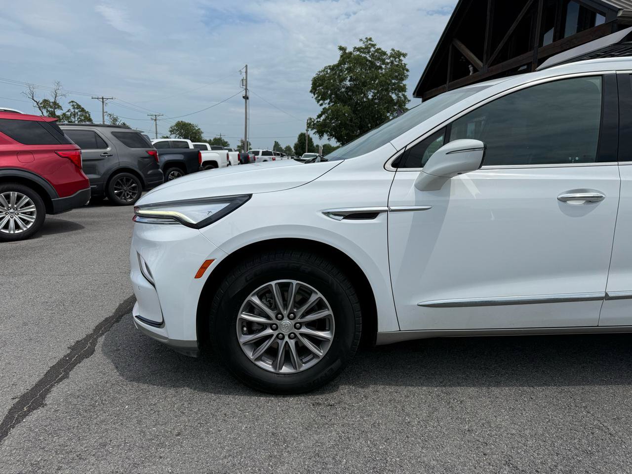 Used 2022 Buick Enclave Premium AWD/4WD image 40