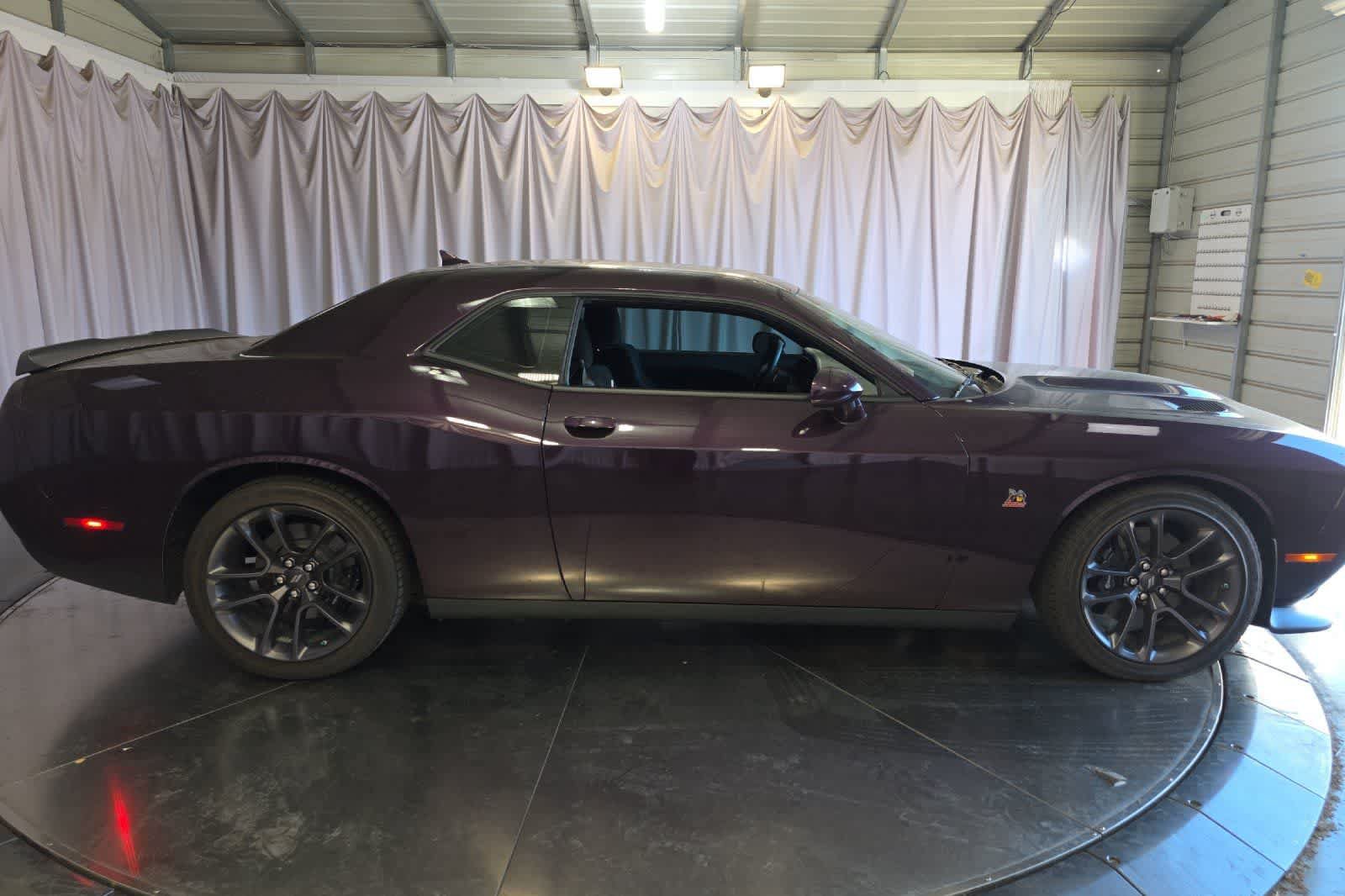 Used 2022 Dodge Challenger R/T Scat Pack RWD image 9