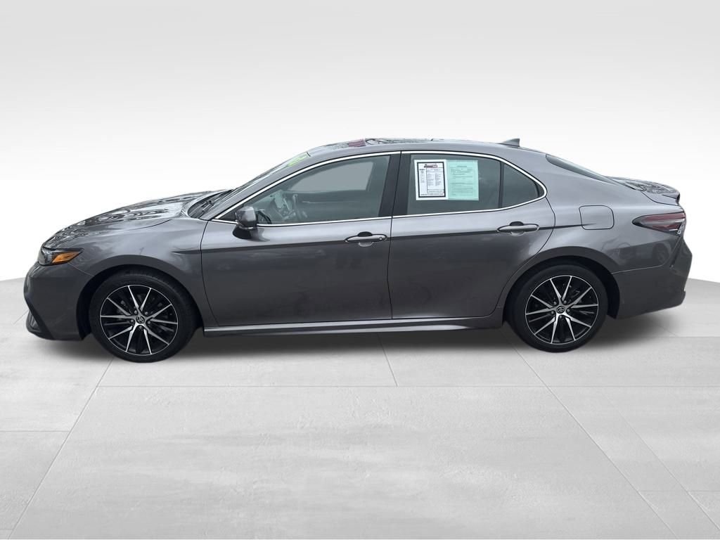 Used 2023 Toyota Camry SE image 13