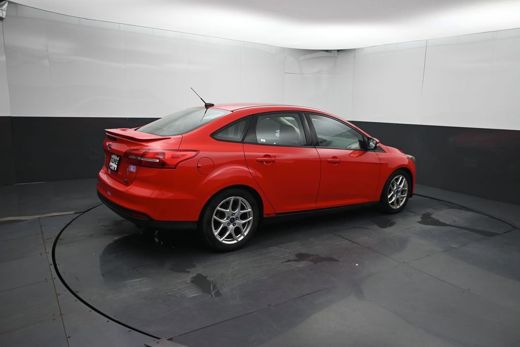 Used 2015 Ford Focus SE w/ Equipment Group 201A FWD image 11