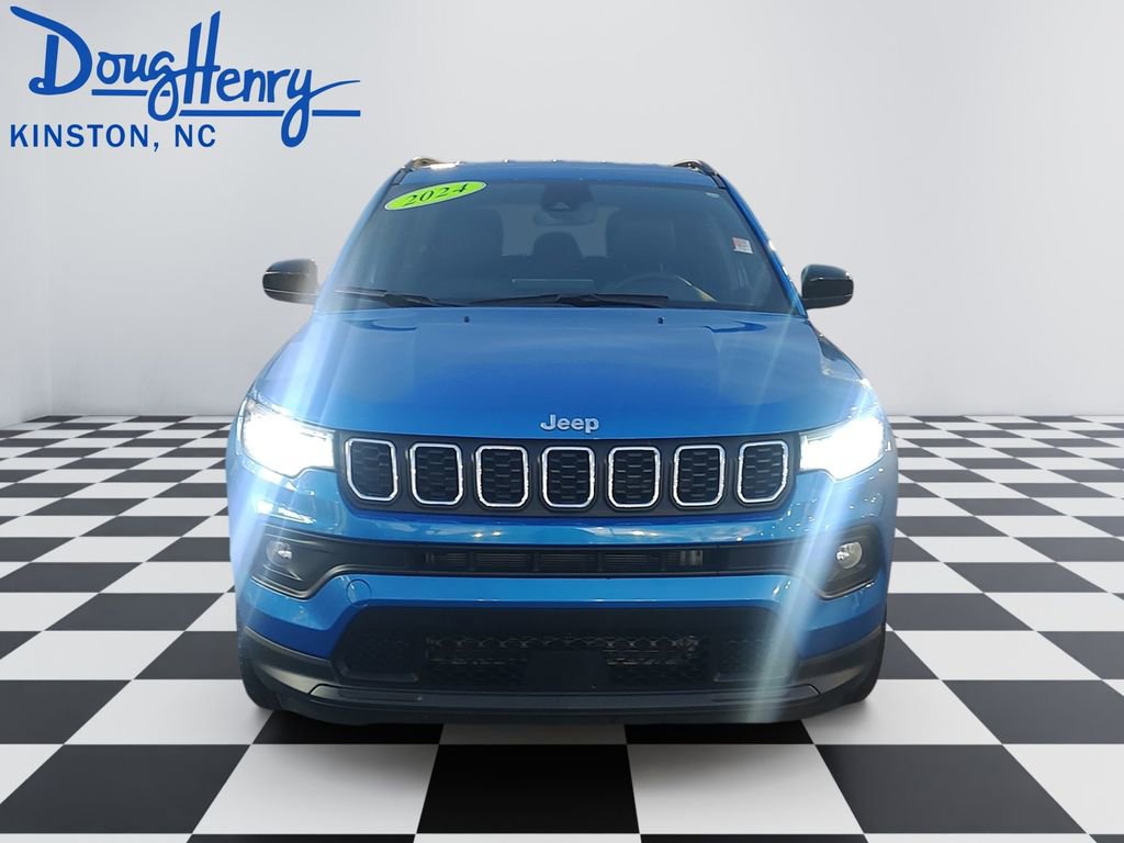 Used 2024 Jeep Compass Latitude image 8