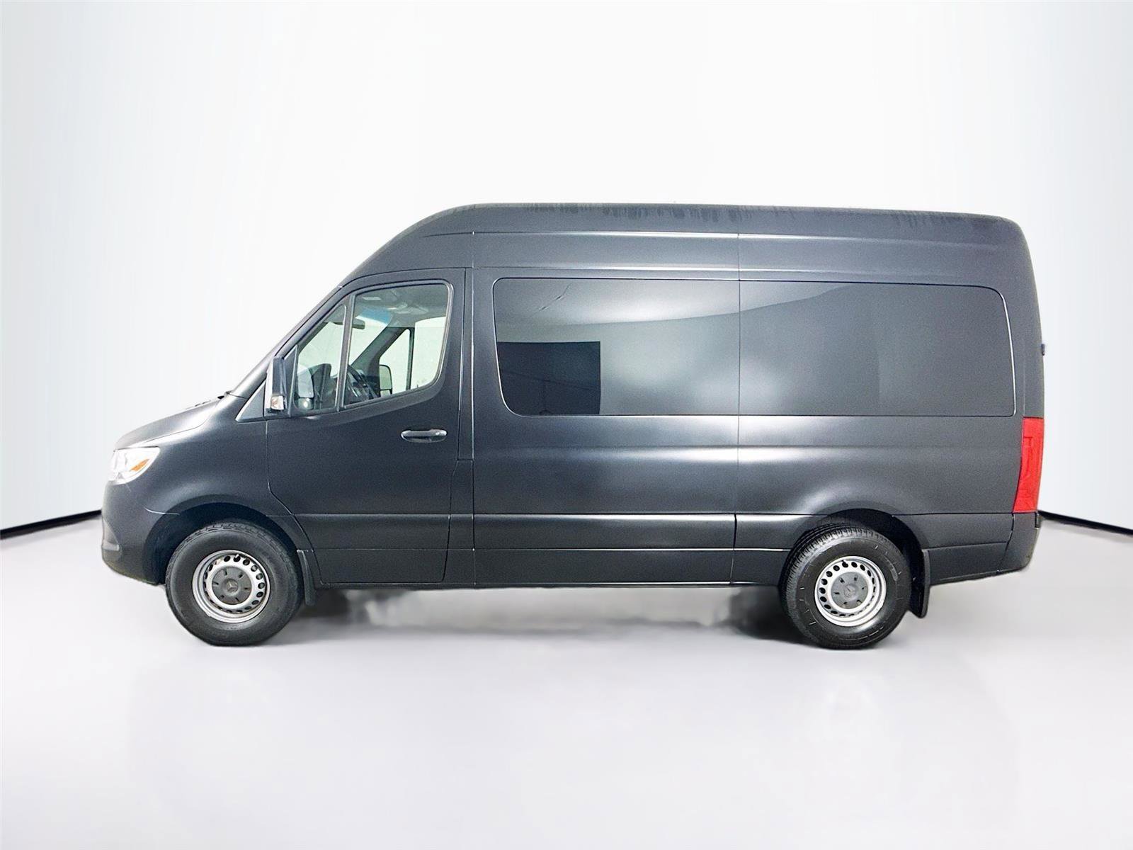 Used 2019 Mercedes-Benz Sprinter 1500 w/ Premium Plus Package image 19