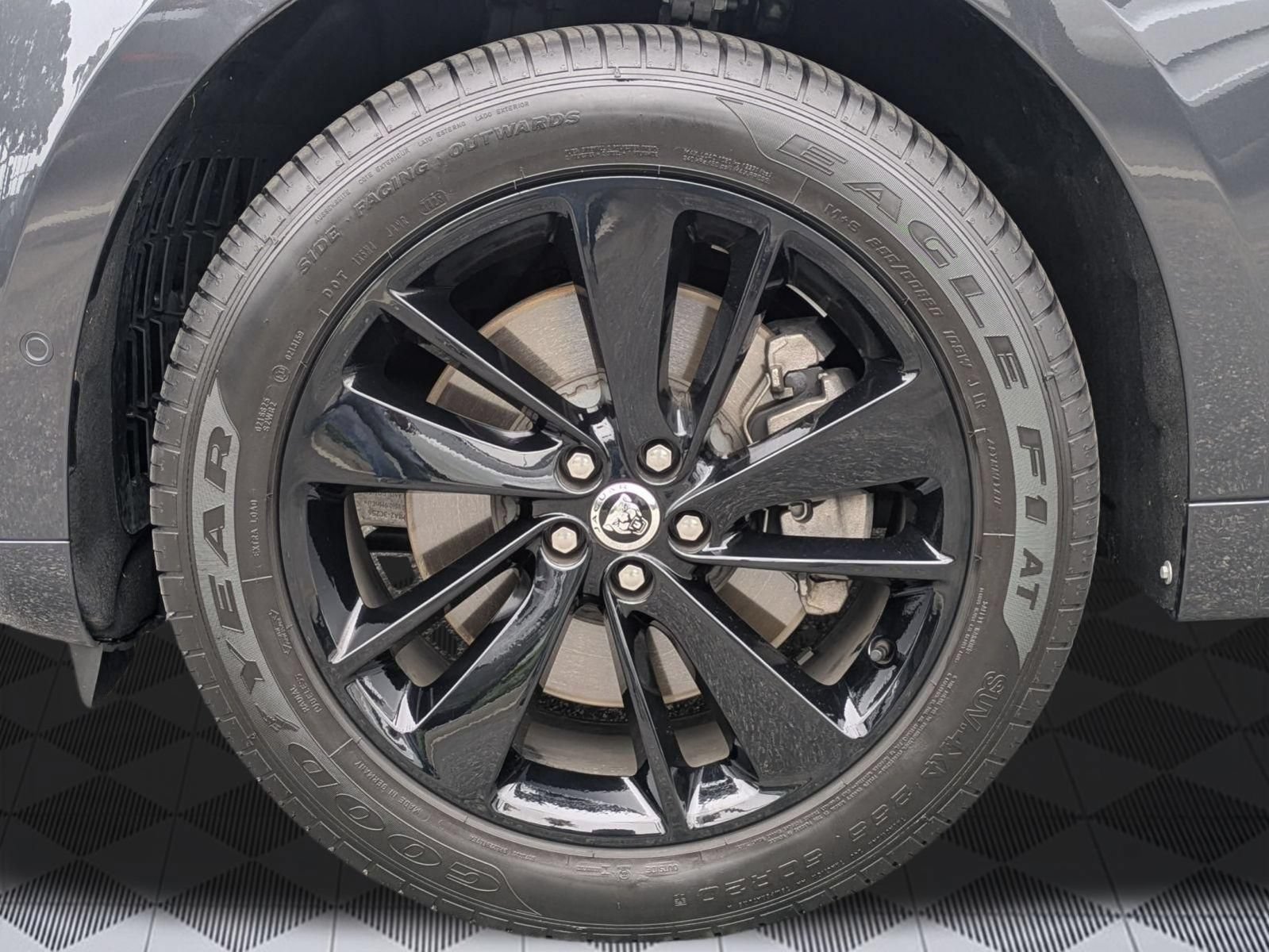 Used 2026 Jaguar F-PACE R-Dynamic S AWD/4WD image 9