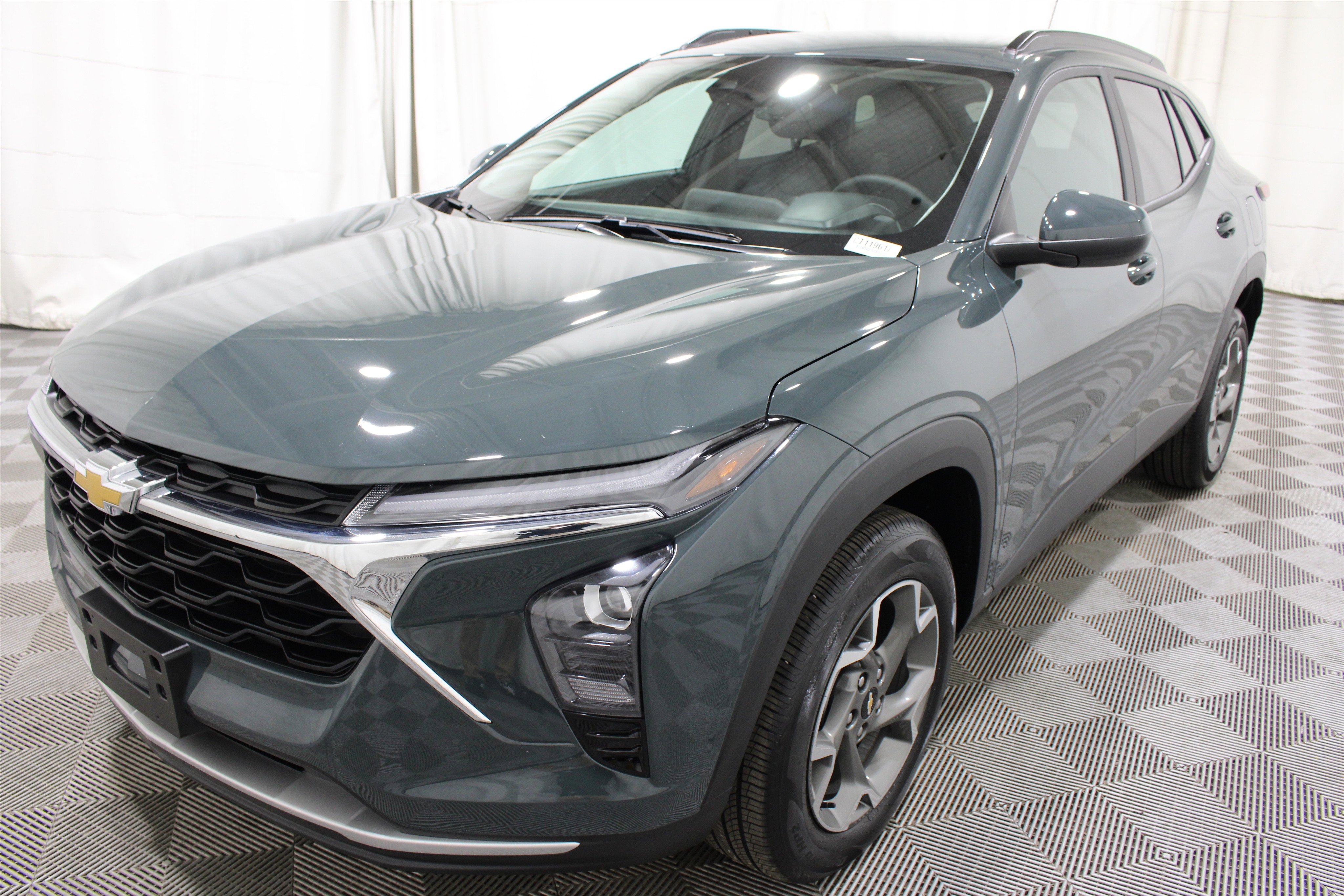 Used 2025 Chevrolet Trax LT w/ LT Convenience Package FWD image 31