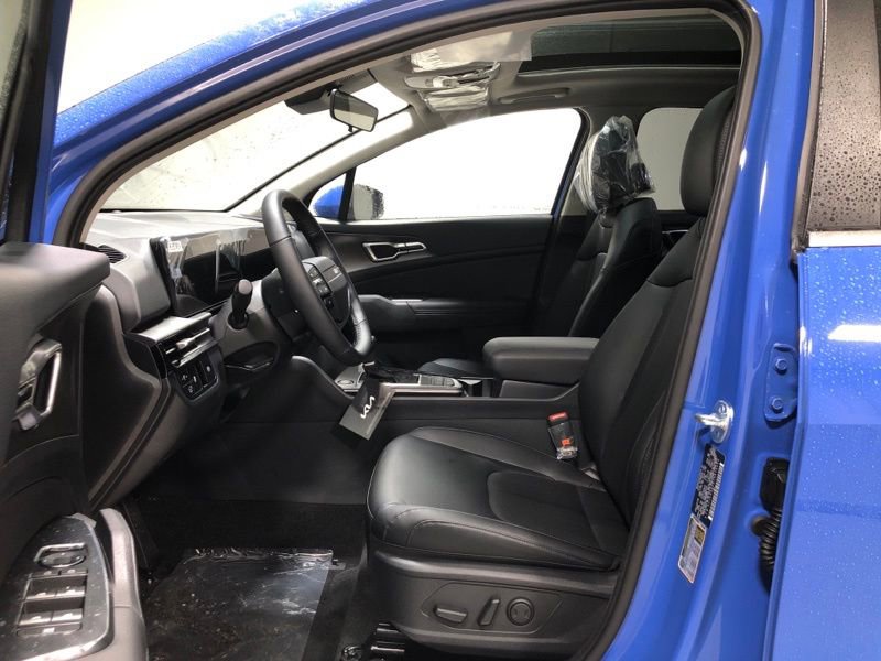 New 2026 Kia Sportage EX w/ EX Panorama Roof Package FWD image 19