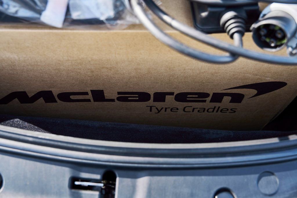 Used 2025 McLaren Artura Spider RWD image 26