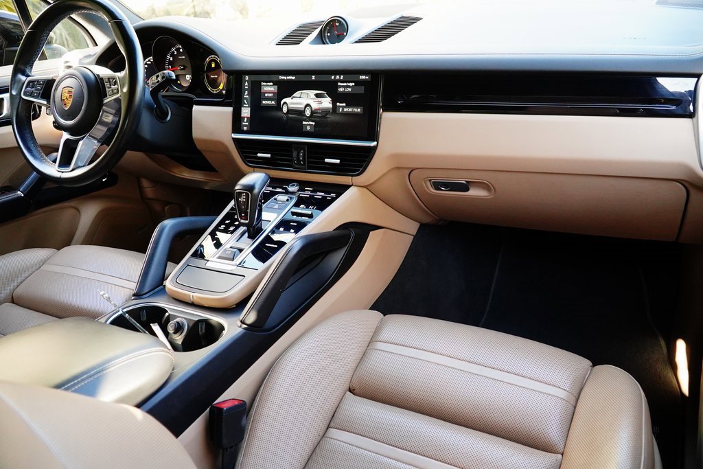 Used 2019 Porsche Cayenne S image 10