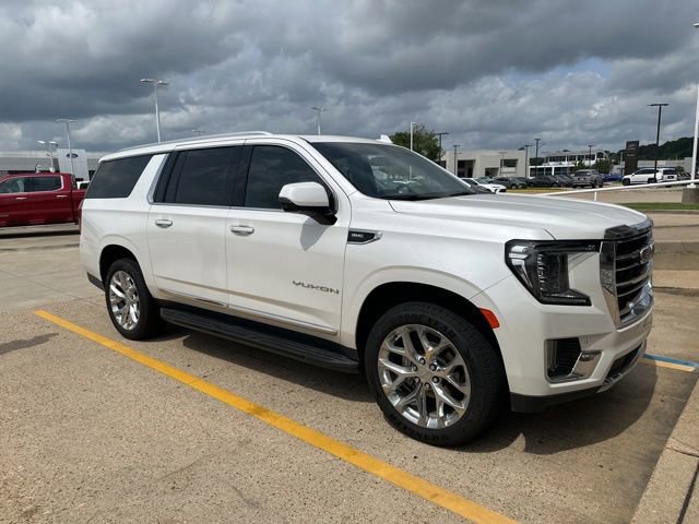 Used 2021 GMC Yukon XL SLT w/ SLT Premium Package RWD image 3