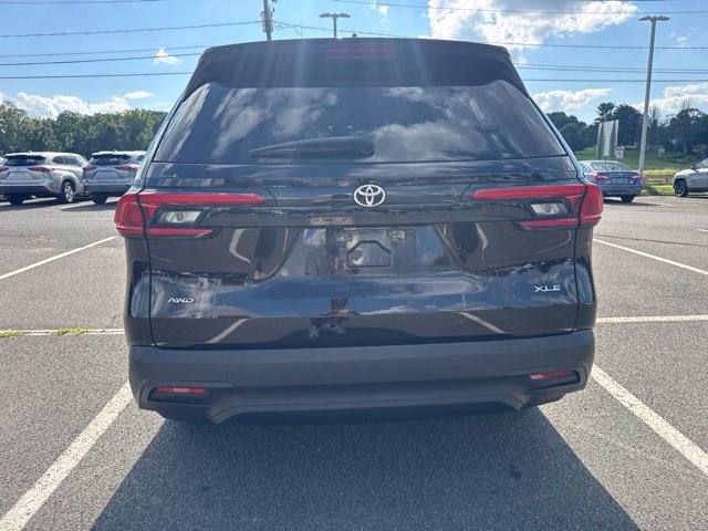 Used 2024 Toyota Grand Highlander AWD image 7