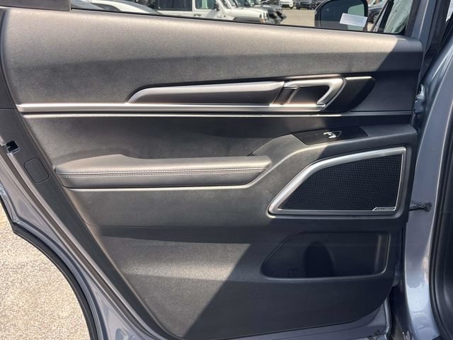 Used 2025 Kia Telluride S AWD/4WD image 18