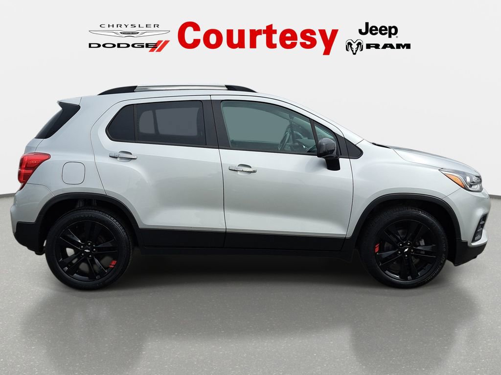 Used 2018 Chevrolet Trax LT w/ Redline Edition image 4